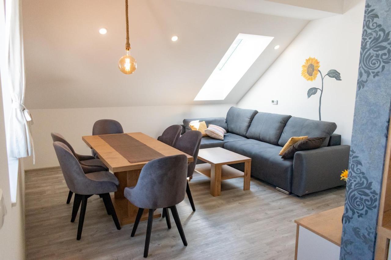 Prima Countryside Apartments 지로브니차 외부 사진