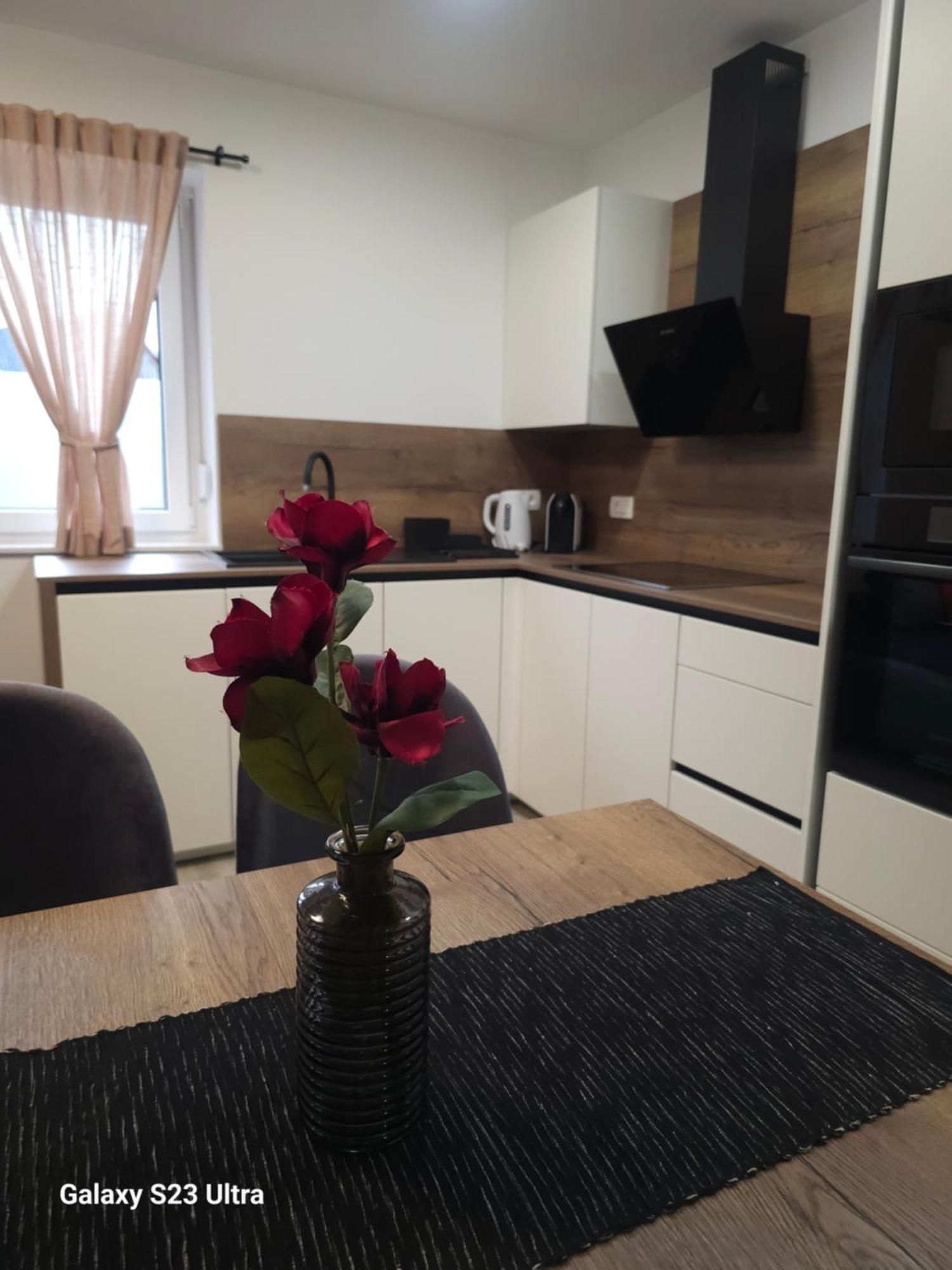 Prima Countryside Apartments 지로브니차 외부 사진